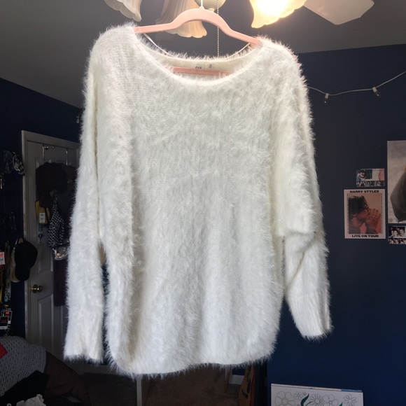 GAP Sweater - Picture 2 of 4